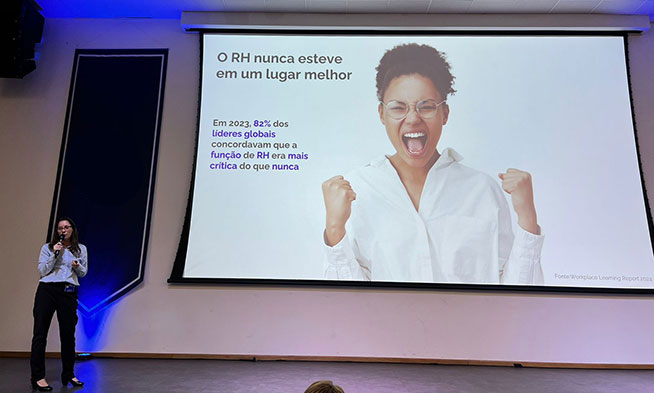 Fernanda Costa - Customer Success Manager na CrossKnowledge apresenta a importância do upskilling
